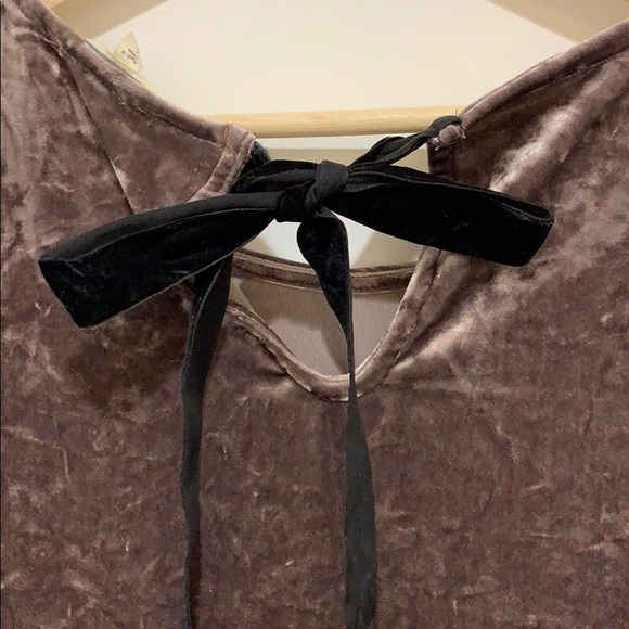 Pleione velvet top - Picture 3 of 5